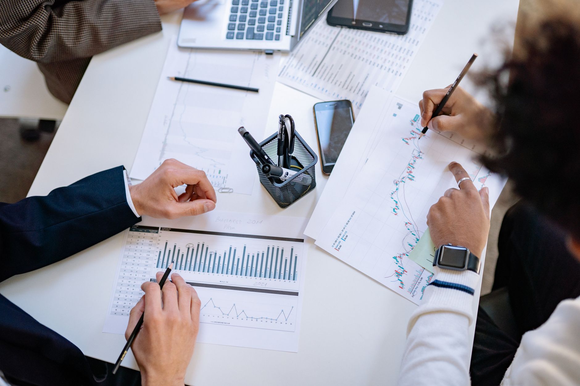 Meeting around analytical documents